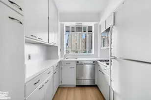 20 E 74th St, New York City, NY 10021 - Photo 6