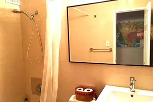 220 E 54th St, New York City, NY 10022 - Photo 8