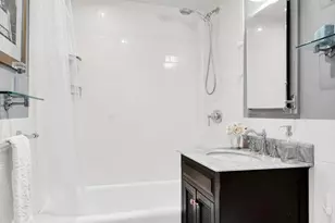 304 W 75th St, New York City, NY 10023 - Photo 4