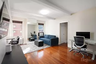 325 W 45th St, New York City, NY 10036 - Photo 2
