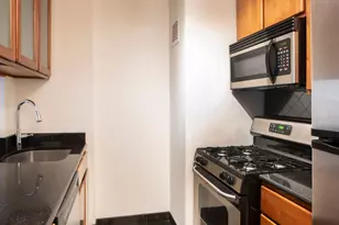 300 E 59th St, New York City, NY 10022 - Photo 4