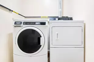 35-20 Leverich St, New York City, NY 11372 - Photo 14