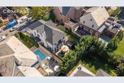 8008 Harbor View Terrace, New York City, NY 11209 - Photo 4