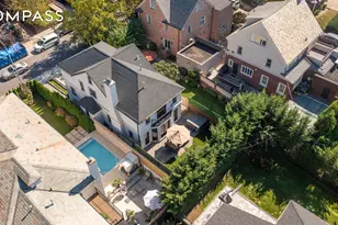 8008 Harbor View Terrace, New York City, NY 11209 - Photo 4