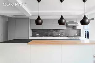 320 W 76th St, New York City, NY 10023 - Photo 4