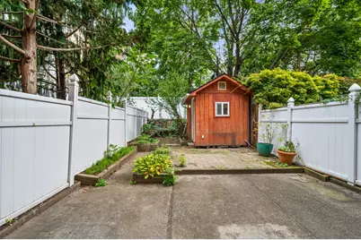 517 Clinton Street, New York City, NY 11231 - Photo 30