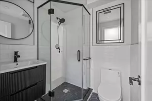 300 18th St, New York City, NY 11215 - Photo 20