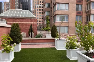 393 W 49th St, New York City, NY 10019 - Photo 8