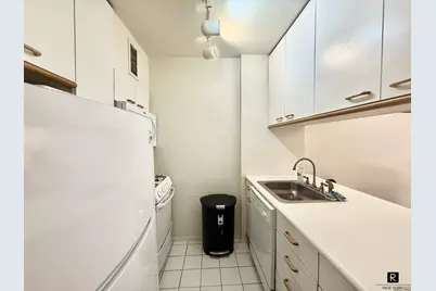 393 W 49th Street #2-PP, New York City, NY 10019 - Photo 4