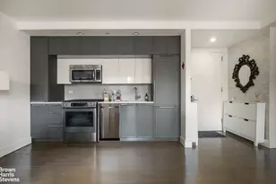 432 W 52nd St, New York City, NY 10019 - Photo 4