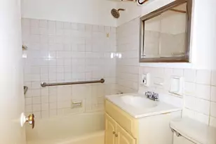 301 E 62nd St, New York City, NY 10065 - Photo 10