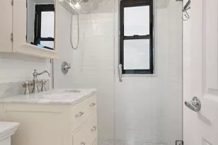 305 E 72nd St, New York City, NY 10021 - Photo 8