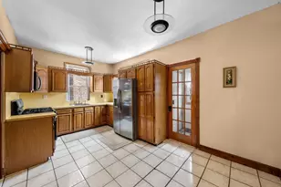 34 Crosby Ave, New York City, NY 11207 - Photo 10