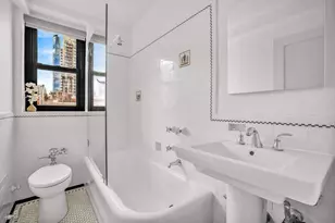 235 E 22nd St, New York City, NY 10010 - Photo 8