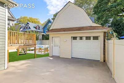 453 Stratford Road, New York City, NY 11218 - Photo 10