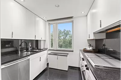 930 Fifth Avenue #7B, New York City, NY 10021 - Photo 4