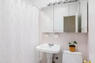 1049 Lexington Ave, New York City, NY 10021 - Photo 18