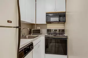 399 E 72nd St, New York City, NY 10021 - Photo 4