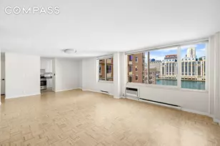 555 Main St, New York City, NY 10044 - Photo 2