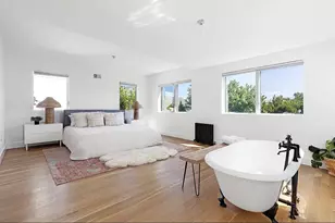 104 King St, New York City, NY 11231 - Photo 8