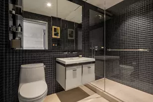 252 South St, New York City, NY 10002 - Photo 16