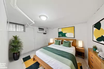 75-27 Furmanville Avenue, New York City, NY 11379 - Photo 16