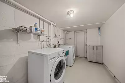 75-27 Furmanville Avenue, New York City, NY 11379 - Photo 16