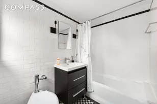 470 W 24th St, New York, NY 10011 - Photo 10