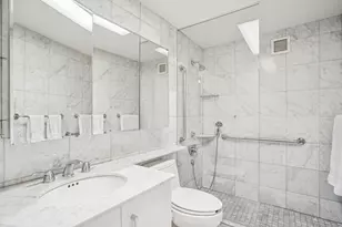 150 E 69th St, New York City, NY 10021 - Photo 8