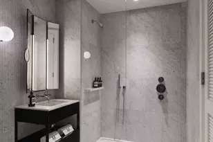 135 E 47th St, New York City, NY 10017 - Photo 4