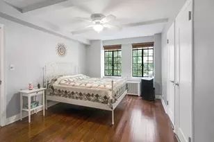 321 E 43rd St, New York City, NY 10017 - Photo 8