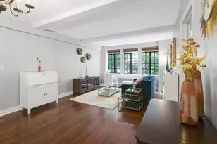 321 E 43rd St, New York City, NY 10017 - Photo 2