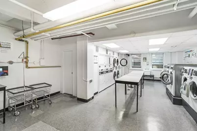 321 E 43rd Street #308, New York City, NY 10017 - Photo 10