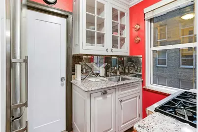 321 E 43rd Street #308, New York City, NY 10017 - Photo 4