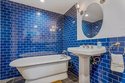 165 Slocum Crescent, New York City, NY 11375 - Photo 48