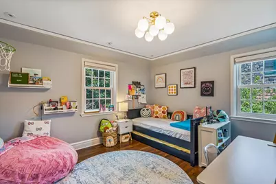 165 Slocum Crescent, New York City, NY 11375 - Photo 32