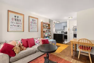 333 E 45th St, New York City, NY 10017 - Photo 4