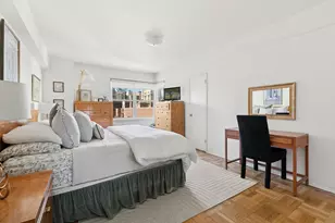 40 E 9th St, New York City, NY 10003 - Photo 2