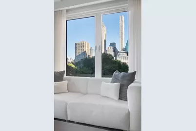 100 Central Park S #6A, New York City, NY 10019 - Photo 2