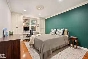 166 W 76th St, New York City, NY 10023 - Photo 2