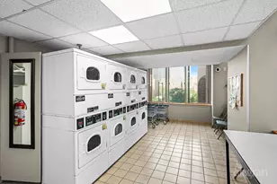 236 E 47th St, New York City, NY 10017 - Photo 10