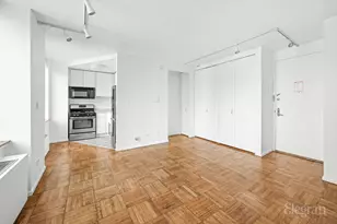 236 E 47th St, New York City, NY 10017 - Photo 2
