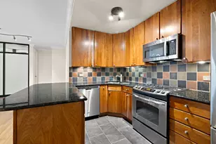 344 W 49th St, New York City, NY 10019 - Photo 2