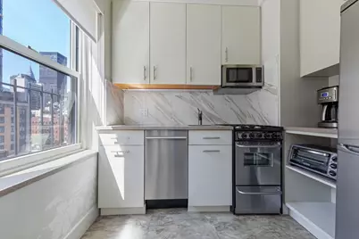 400 E 52nd Street #7J, New York, NY 10022 - Photo 4