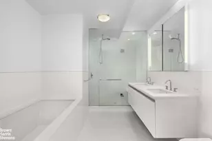 241 W 19th St, New York, NY 10011 - Photo 10