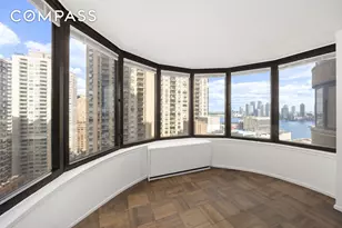 330 E 38th St, New York City, NY 10016 - Photo 2