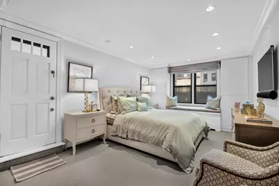 241 E 76th Street #2HI, New York City, NY 10021 - Photo 22