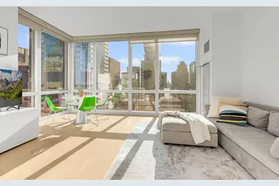 247 W 46th Street #4104, New York City, NY 10036 - Photo 2