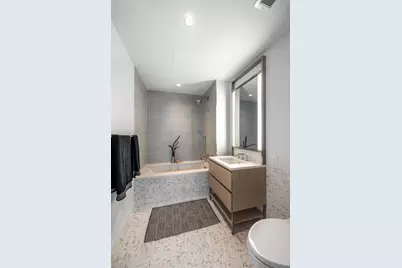 500 W 45th Street #627, New York City, NY 10036 - Photo 6