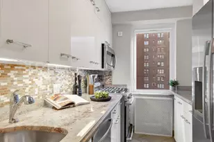 411 E 53rd St, New York City, NY 10022 - Photo 4